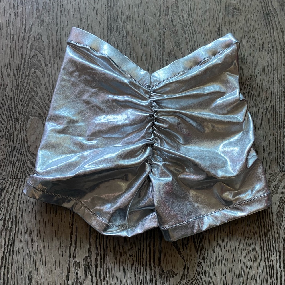 SKIMS Metallic Swim V waist shorts in Nickel NWT - Picture 4 of 8